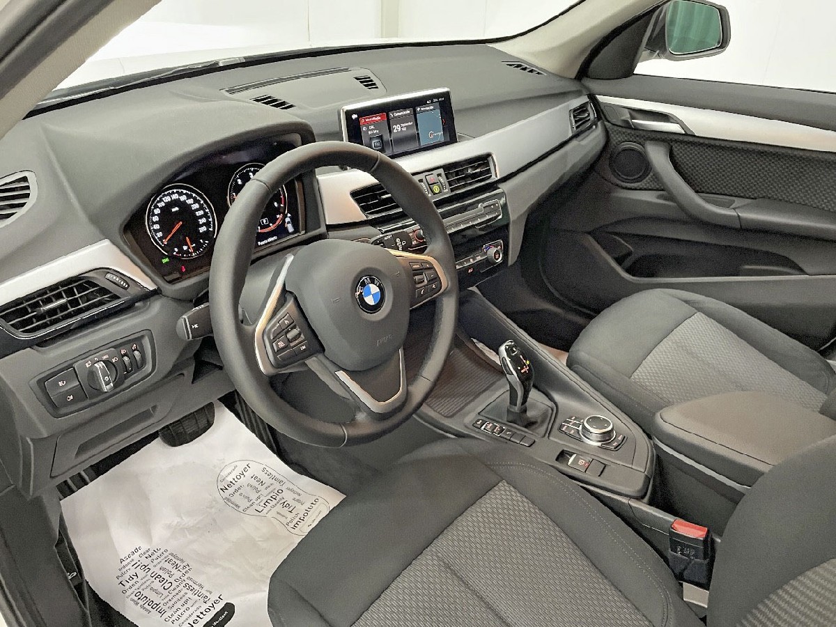 BMW X1 sDRIVE 18d Corporate AUTOMÁTICO - 19