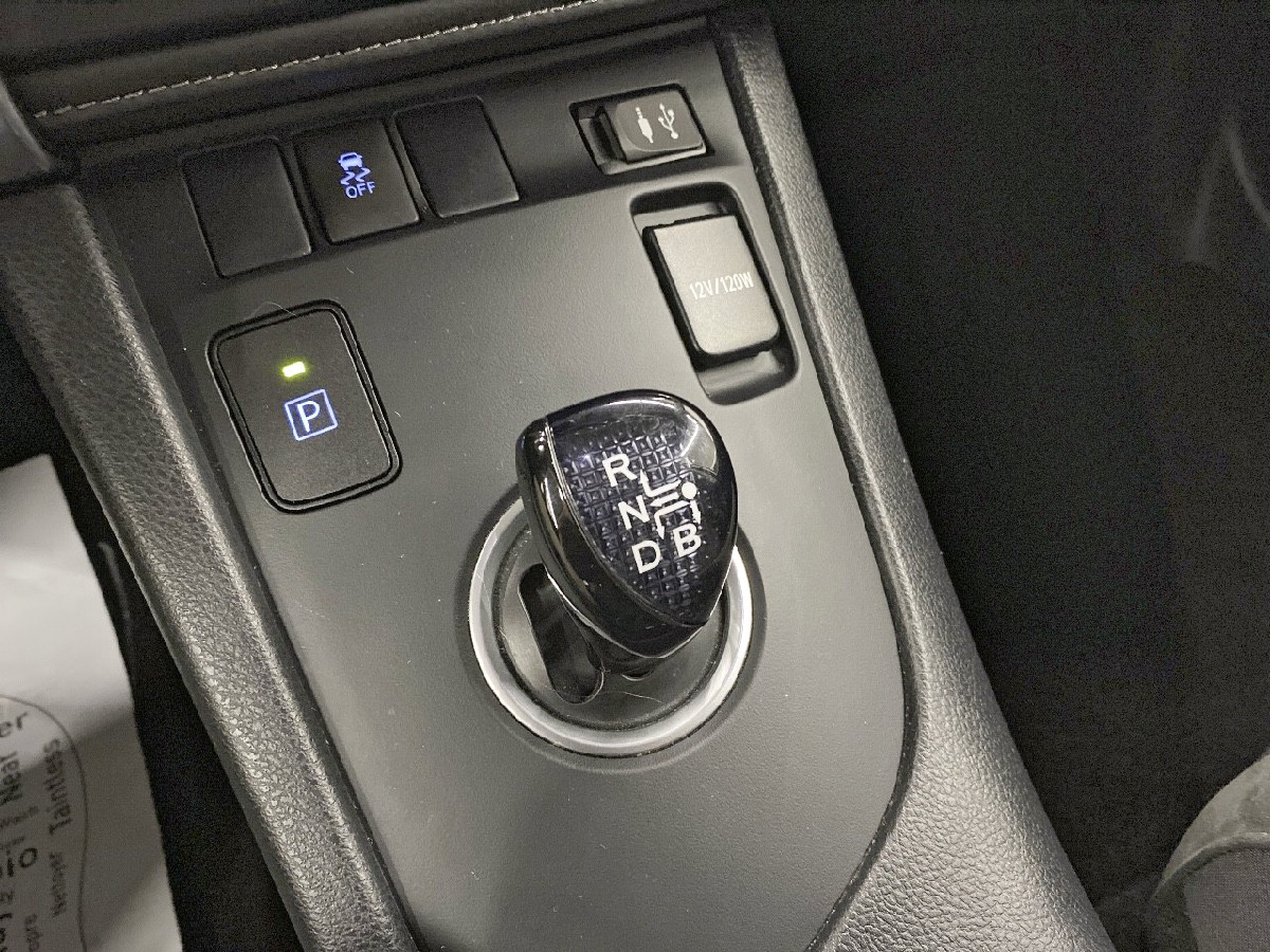 Toyota Auris Hybrid 140h Feel! Edition - 9