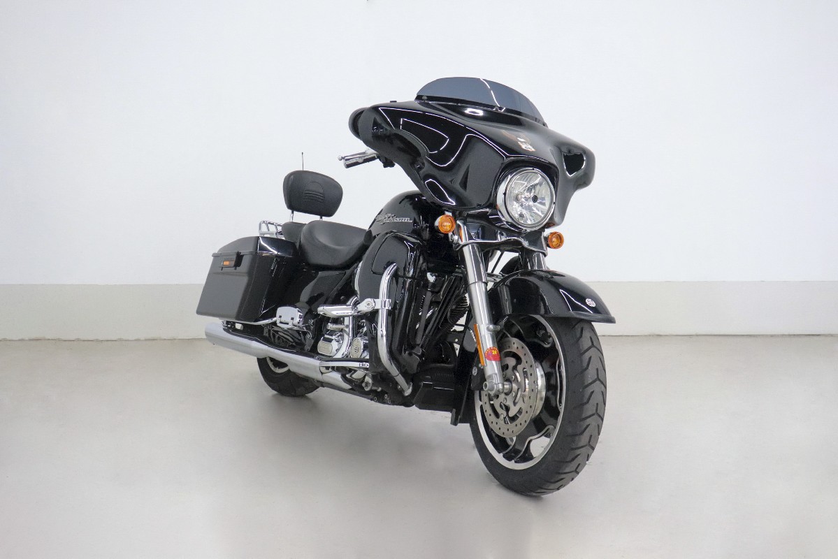 Harley Davidson Street GLIDE 1600cc - 1