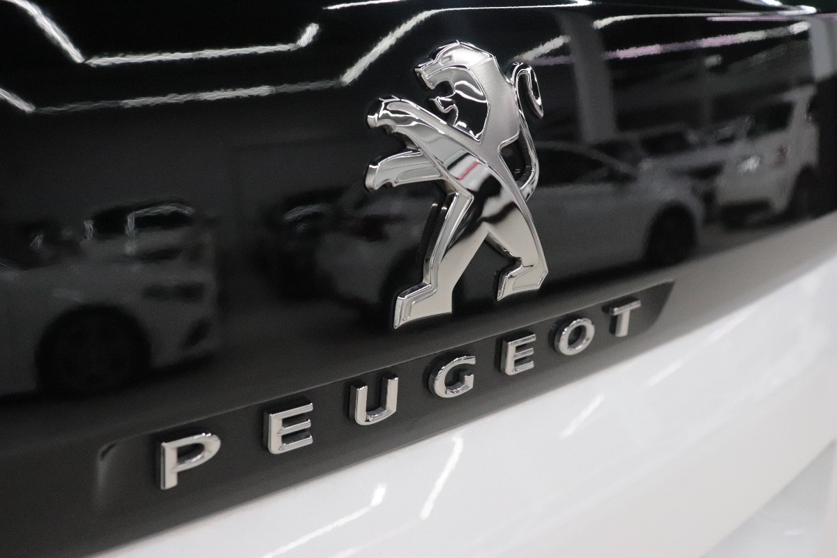 Peugeot 3008 1.2 e-THP GT Line 130CV - 15