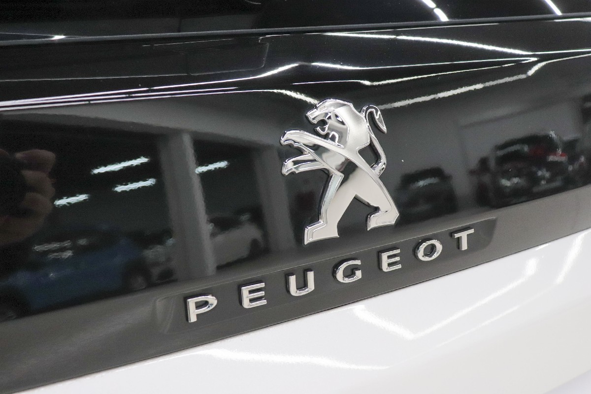 Peugeot 3008 1.2 e-THP GT Line 130cv - 30
